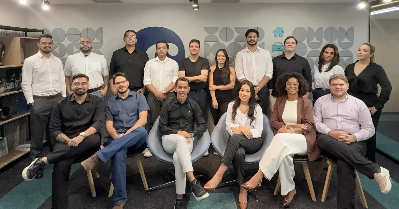 foto do time de especialistas da Fellipe consorcios