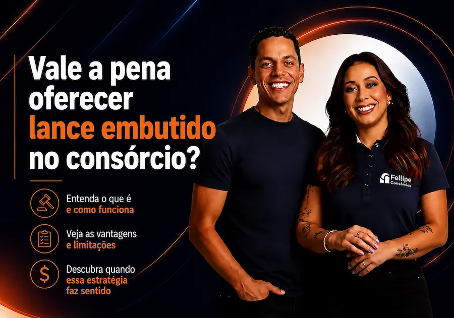 Casal apresentando informações sobre lance embutido em consórcio